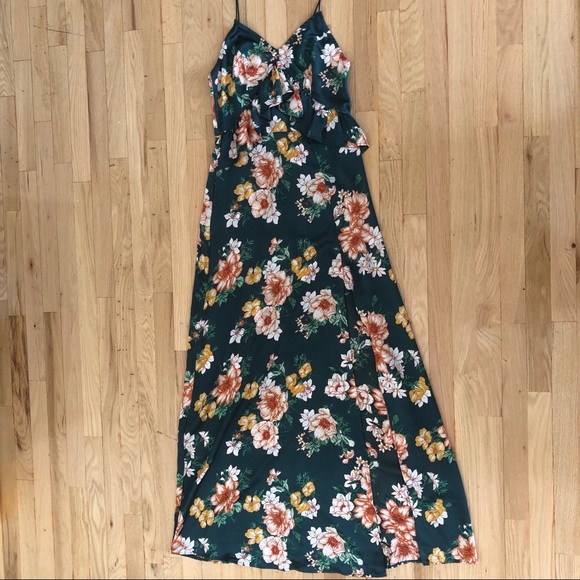 PrettyLittleThing Dresses & Skirts - Satin Maxi dress with split